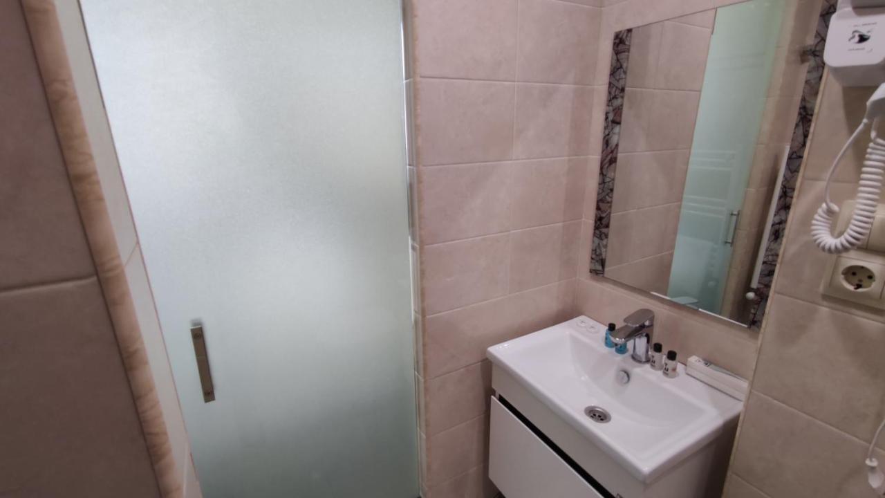 Evn Boutique Hotel 耶烈万 外观 照片