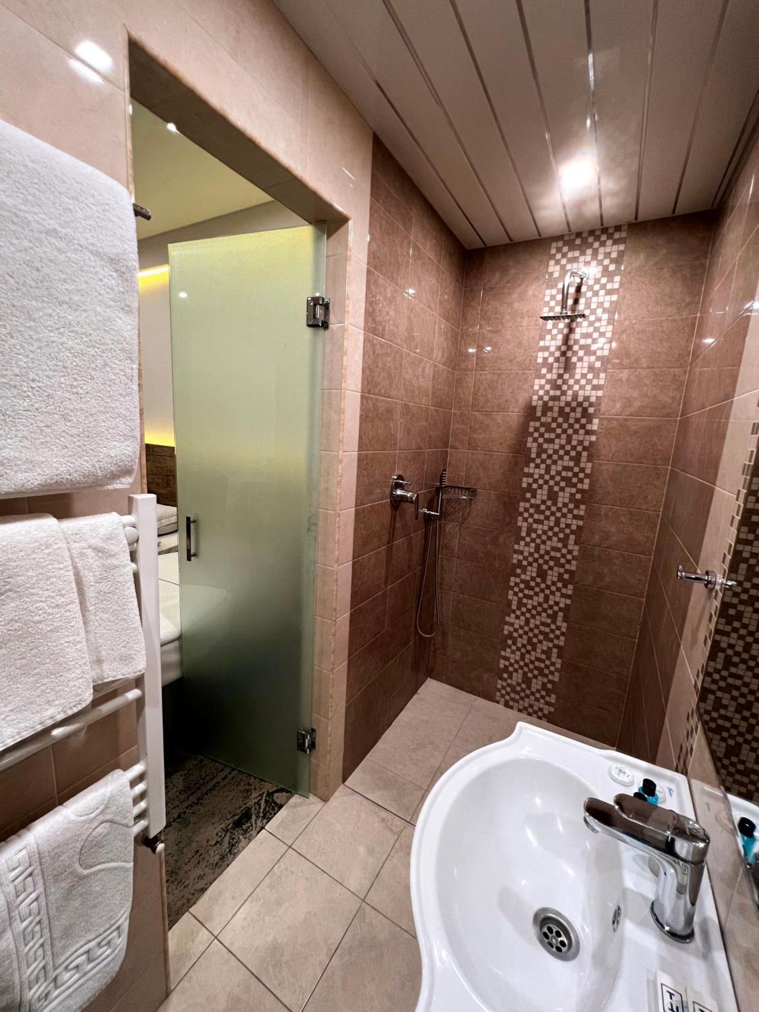 Evn Boutique Hotel 耶烈万 外观 照片