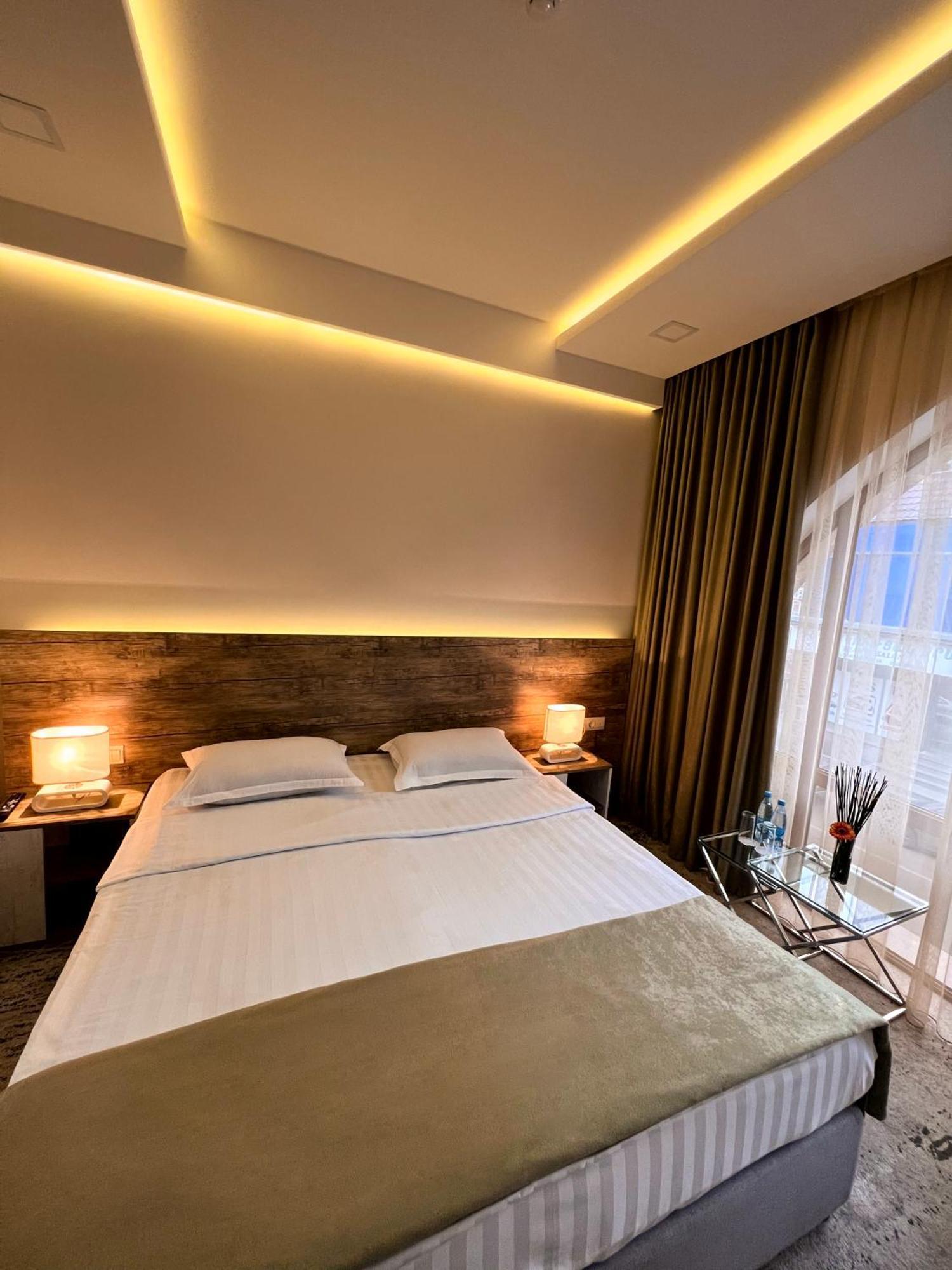 Evn Boutique Hotel 耶烈万 外观 照片