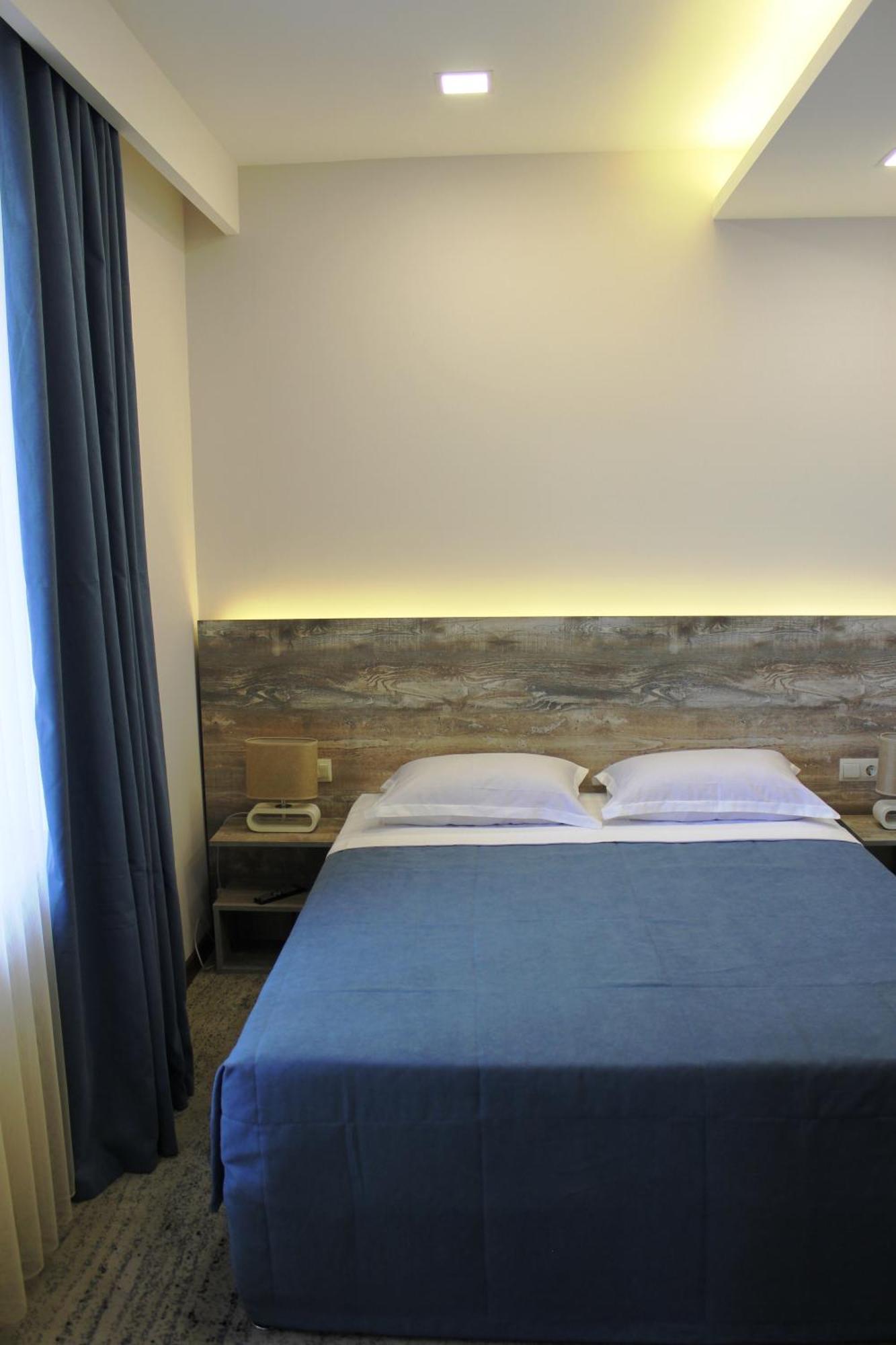 Evn Boutique Hotel 耶烈万 外观 照片