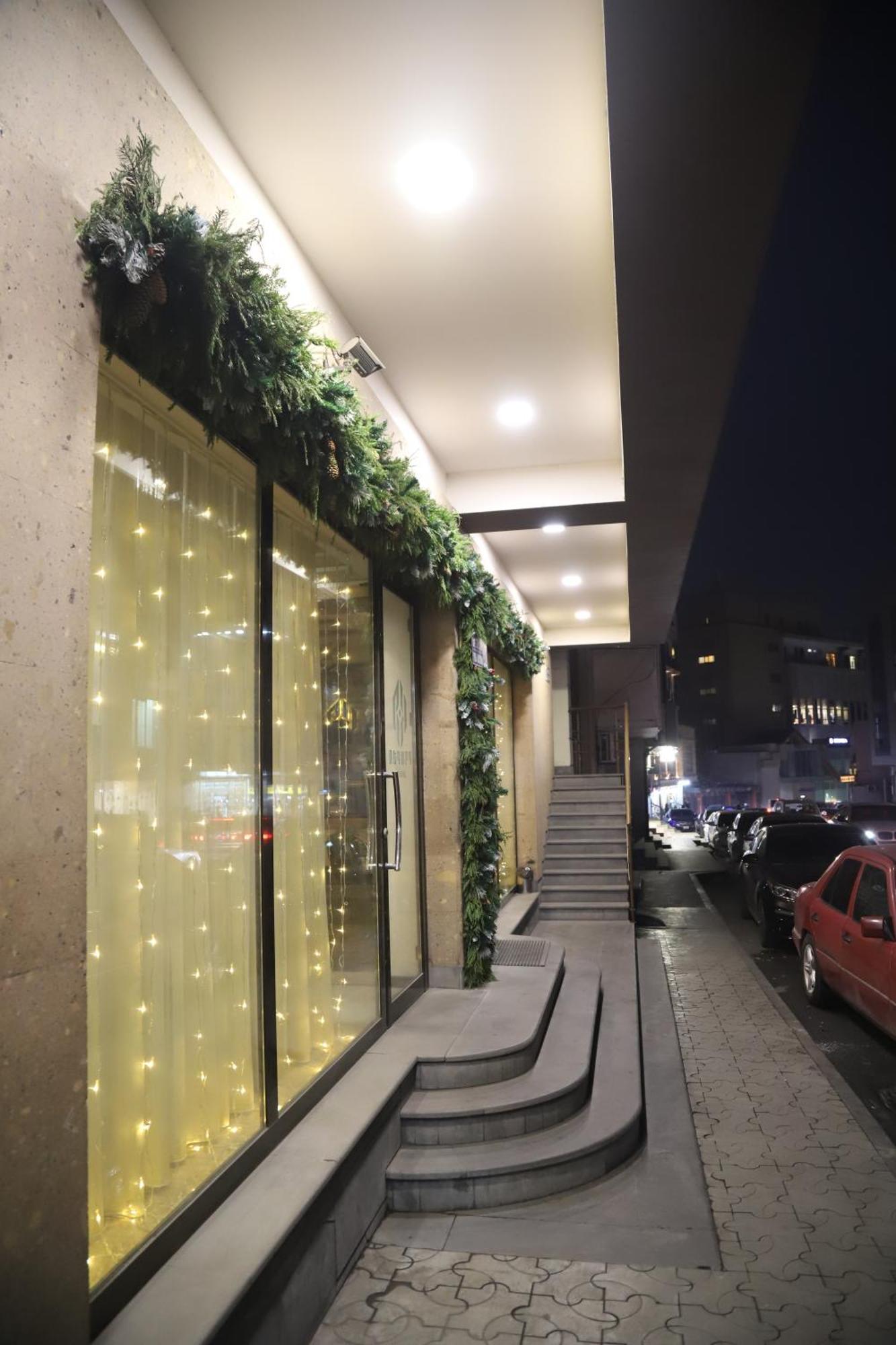 Evn Boutique Hotel 耶烈万 外观 照片